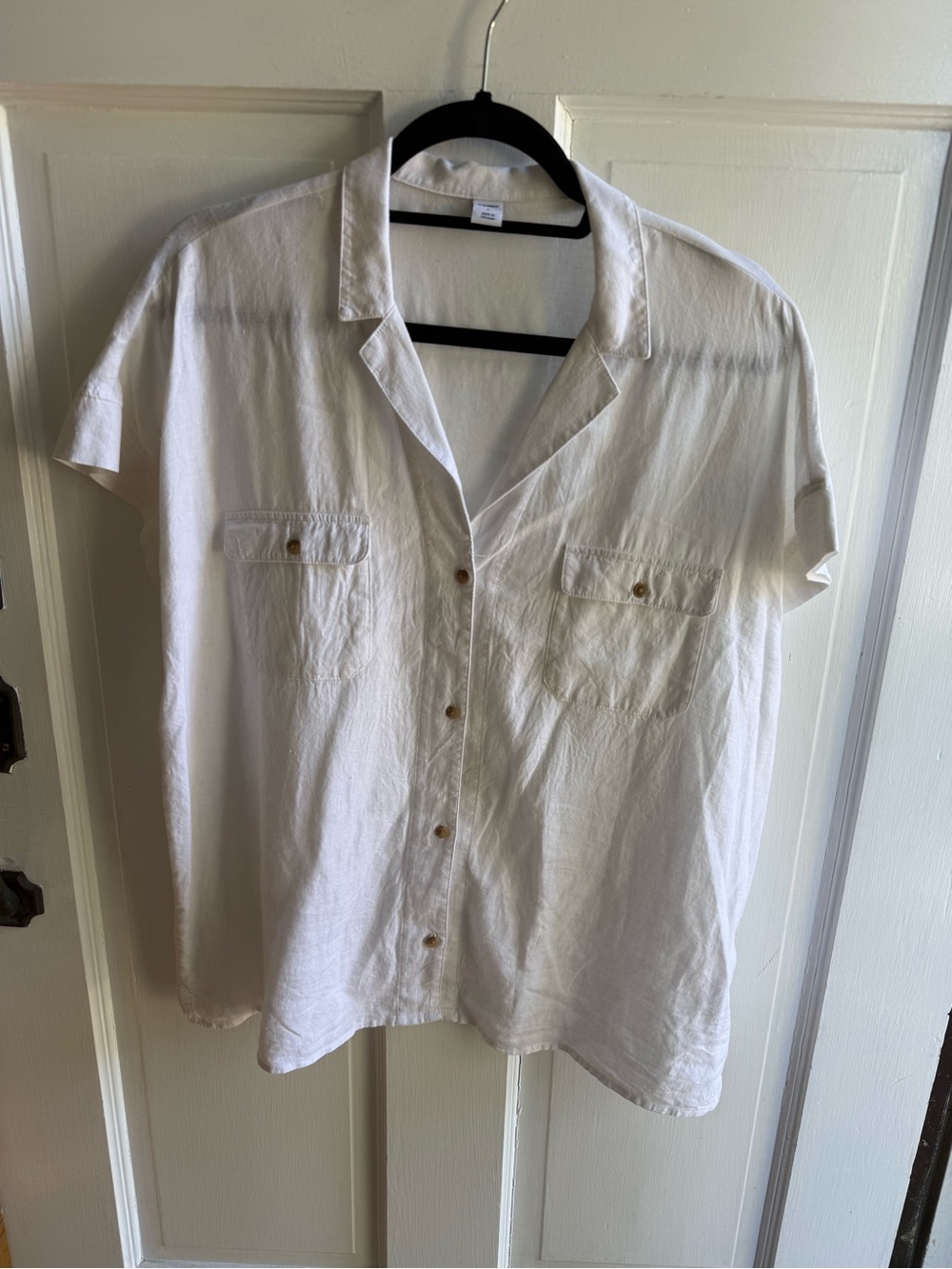 Old Navy White Short-Sleeve Button-Down Shirt